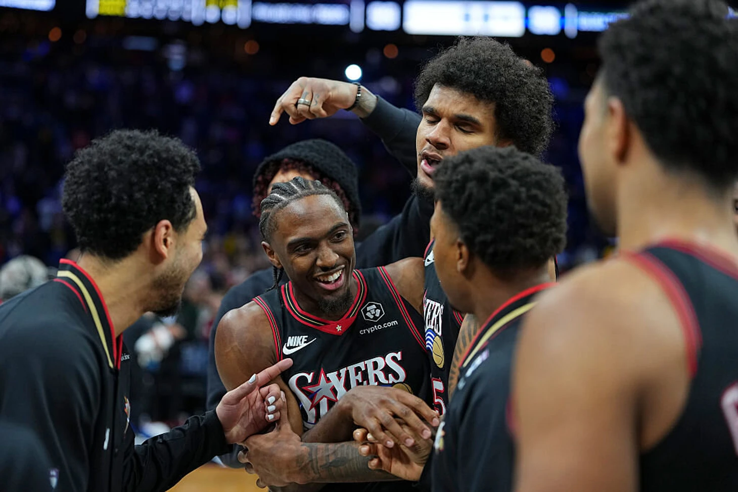 Two Wild NBA Finishes: Maxey’s Game-Saving Block and LeBron’s Unselfish Gamble