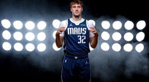 Tabel jadwal pertandingan NBA tanggal 13 Februari 2026 yang menampilkan tiga laga besar: Oklahoma City Thunder melawan Milwaukee Bucks pada pukul 07:30 WIB, Utah Jazz melawan Portland Trail Blazers pada pukul 09:00 WIB, dan Los Angeles Lakers melawan Dallas Mavericks pada pukul 10:00 WIB