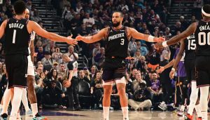 Tabel jadwal lengkap 11 pertandingan NBA pada hari Rabu, 25 Februari 2026, yang dikonversi ke Waktu Indonesia Barat (WIB). Menampilkan laga utama Indiana Pacers vs Philadelphia 76ers (07:00), Toronto Raptors vs OKC Thunder (07:30), Cleveland Cavaliers vs New York Knicks (07:30), Milwaukee Bucks vs Miami Heat (08:00), Phoenix Suns vs Boston Celtics (09:00), hingga L.A. Lakers vs Orlando Magic (10:30